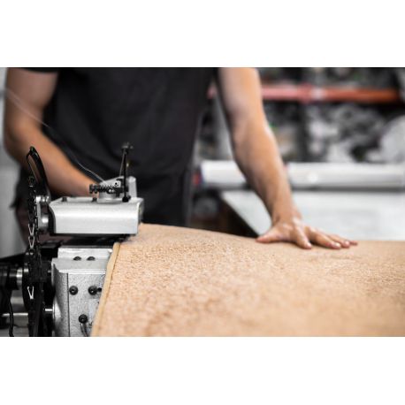 šicí běhoun a koberce 